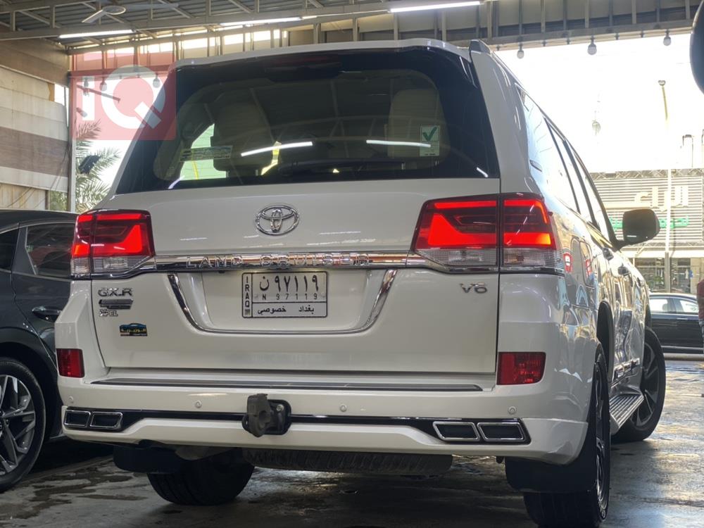 تۆیۆتا لاند کروزەر